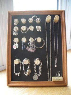 Wine Box Earring Display  Diy jewelry display, Craft show